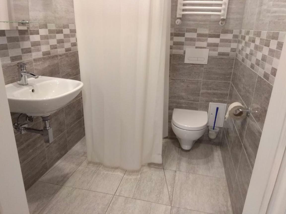 Bb Consul Bed & Breakfast Лодз Екстериор снимка