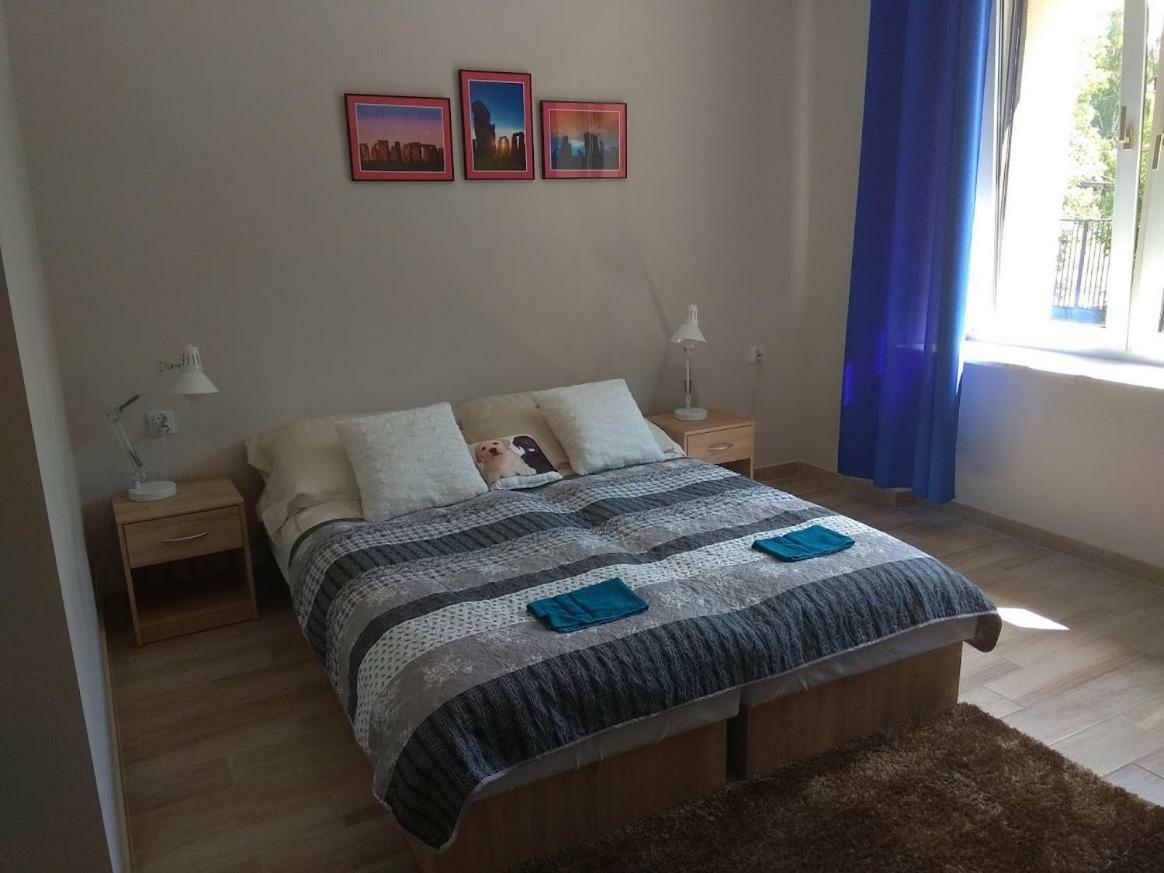 Bb Consul Bed & Breakfast Лодз Екстериор снимка