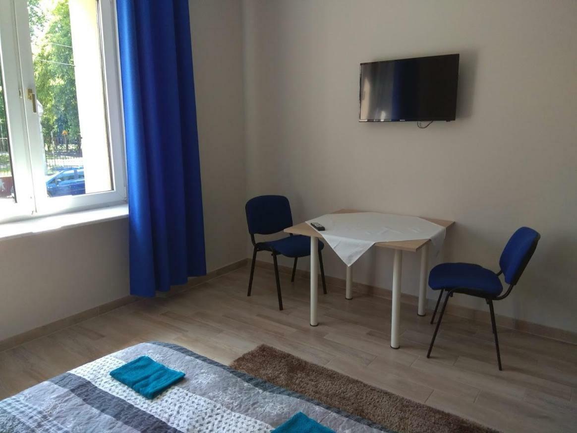 Bb Consul Bed & Breakfast Лодз Екстериор снимка