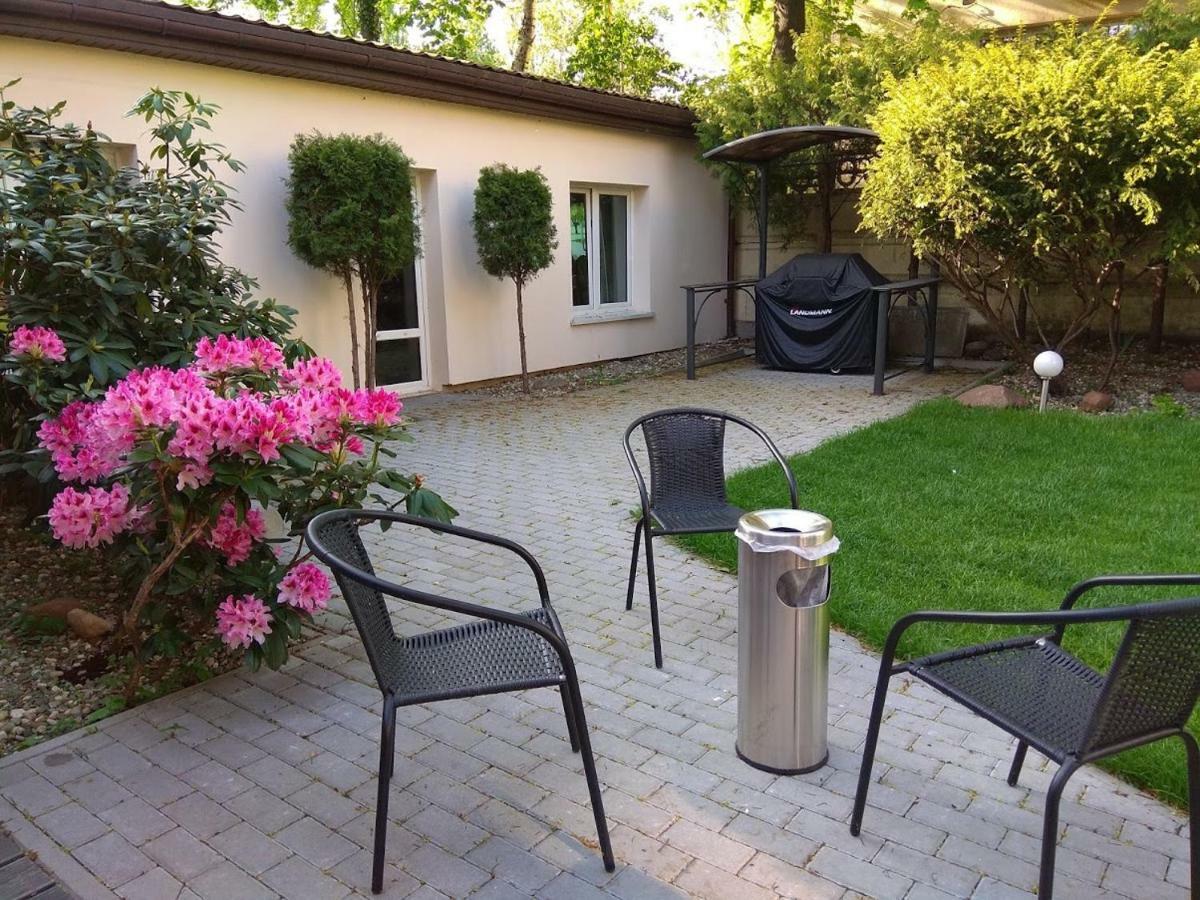 Bb Consul Bed & Breakfast Лодз Екстериор снимка